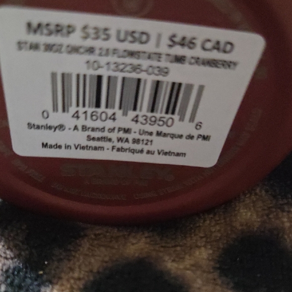 Stanley Maroon Quencher Tumbler with Handlelittle Scratch - Picture 4 of 13